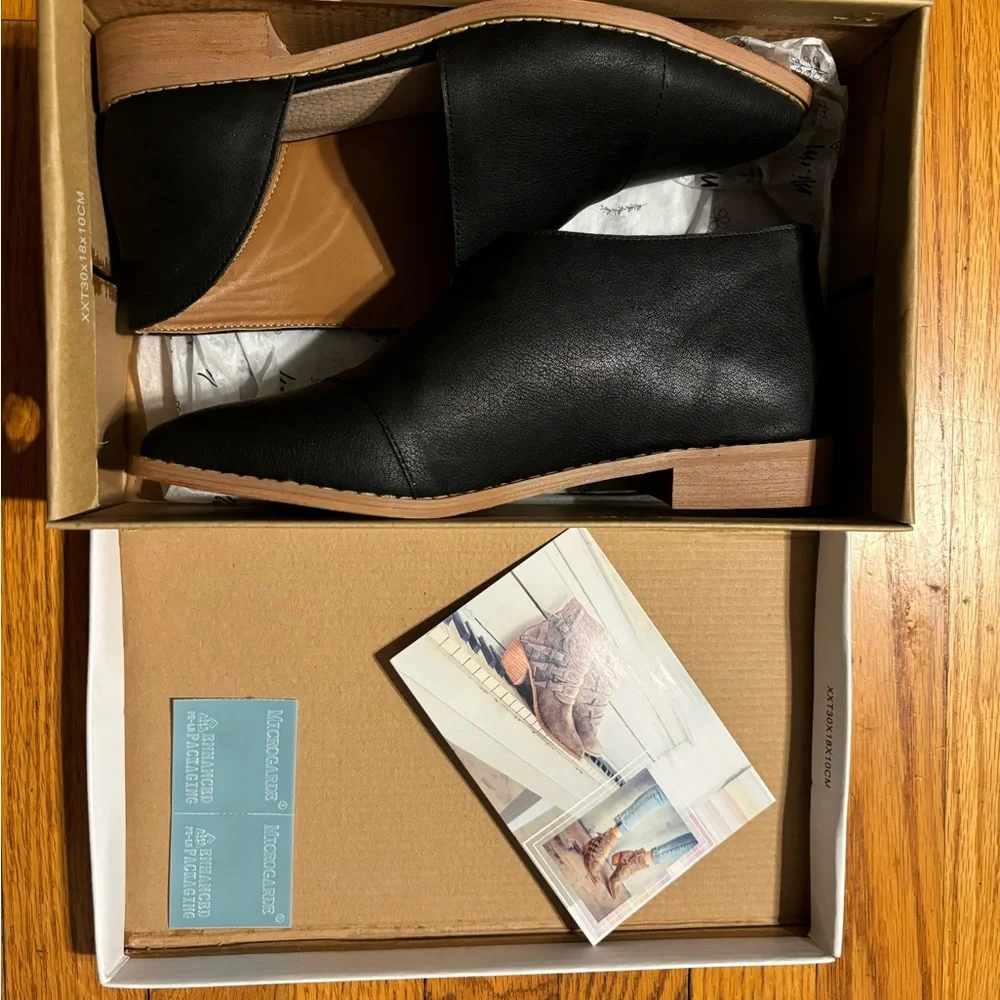 Buckle MiMi Shoes NWT - Picture 10 of 13